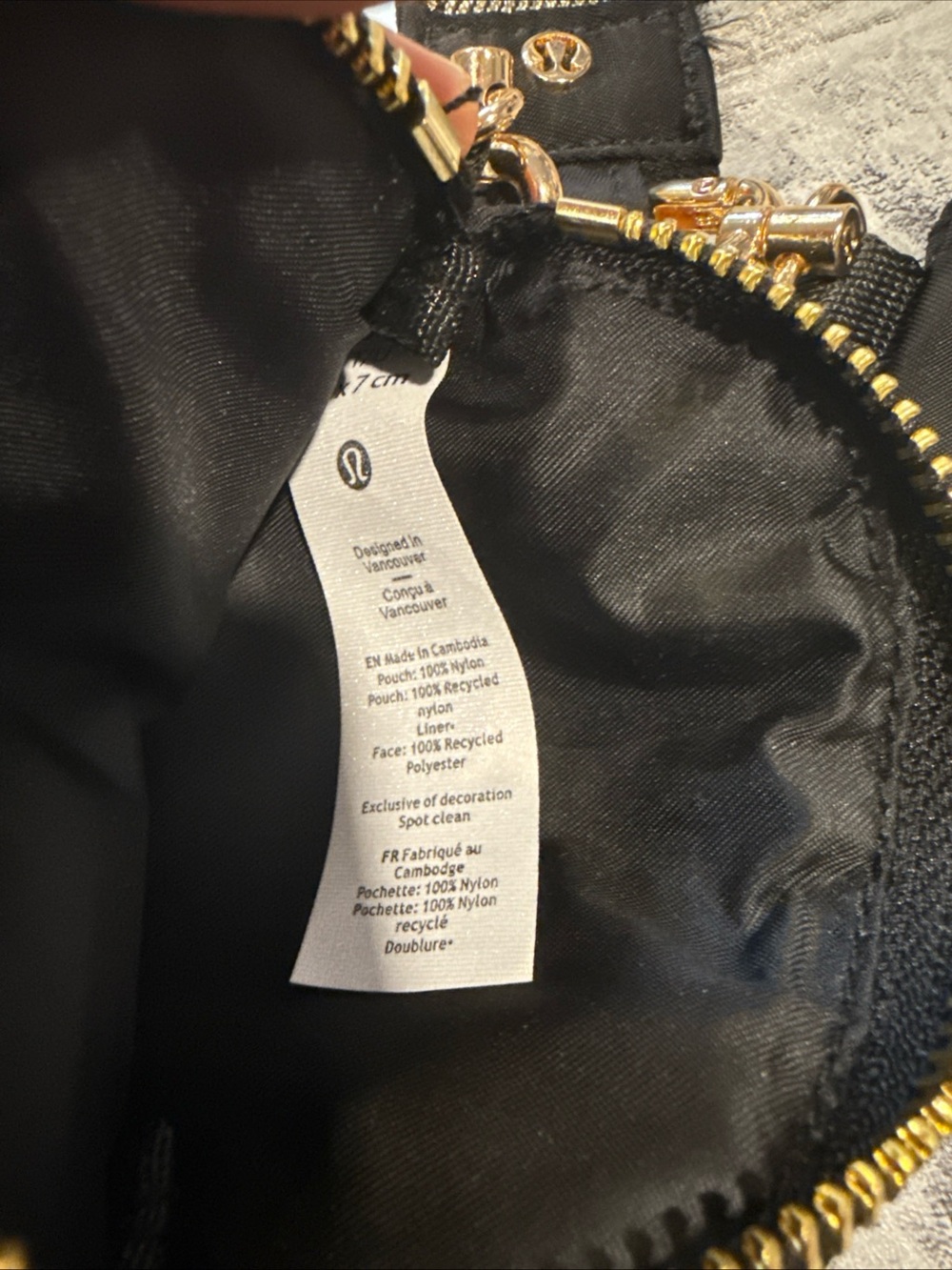 lululemon Black/Gold 2-Piece Dual Pouch Wristlet Organizer Set w/Detachable Logo - Picture 4 of 6